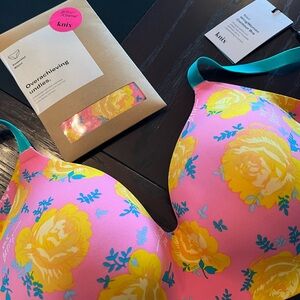 Knix wingwoman contour bra size 7 and essential bikini underwear size XL